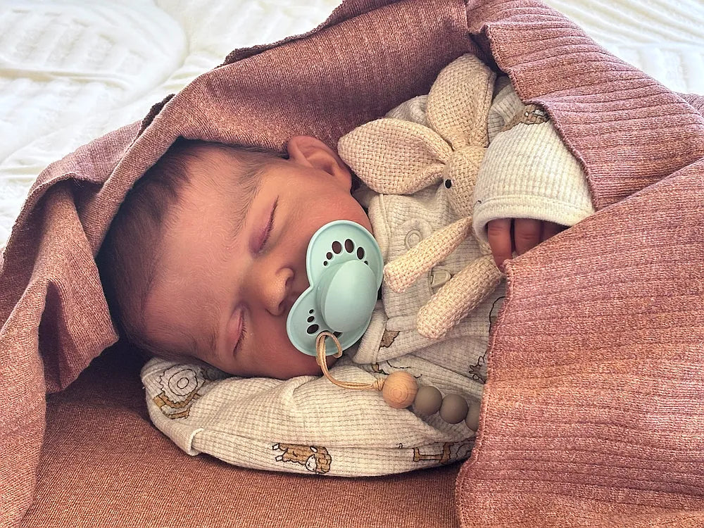 Muñeco Reborn Realista Santiago Niño 50cm y 1.400 kg